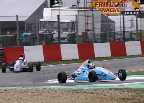 Nils K. Vestergaard hjemkørte sin første FFB-sejr efter en klogt disponeret race på Circuit Zolder i Belgien.